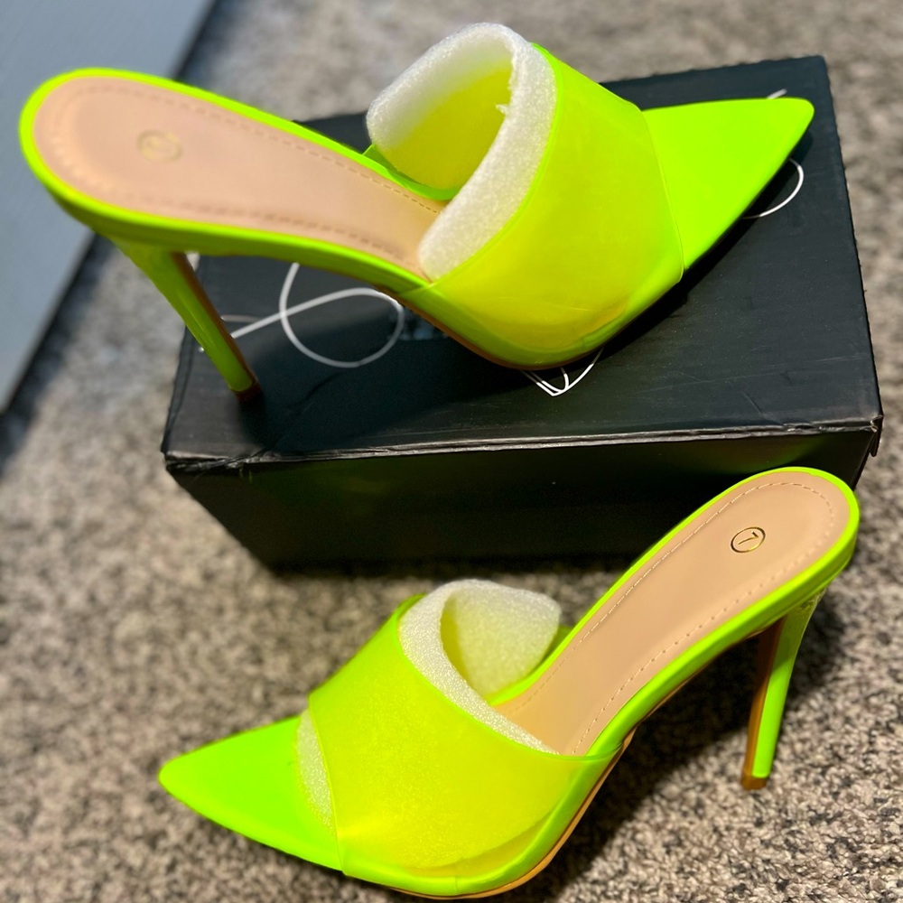 Women’s Size 7 Lime Green Stiletto Style Heels